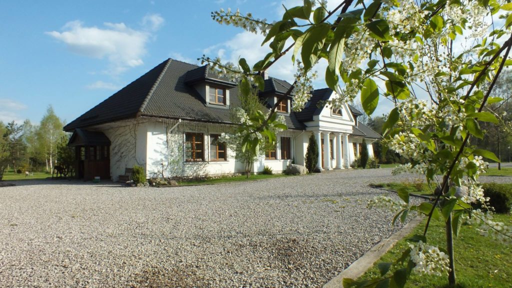 15138516_347500998960080_2952345075398870035_o